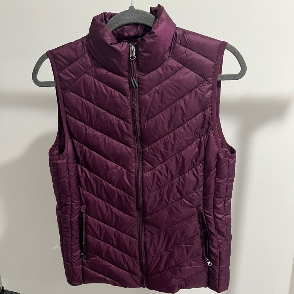 Small zip up puffer vest